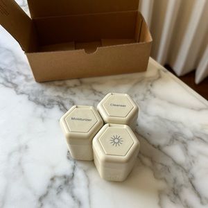 Cadence the capsule set magnetic travel containers